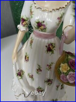 Royal Albert Figure Old Country Roses sweet Rose Fig Of The Year 2011 Rare