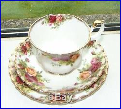 Royal Albert Fine Bone China Old Country Roses 21 PC Cups Saucers Plates Milk