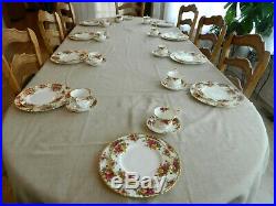 Royal Albert Fine China Old Country Roses Dinnerware Set for (10) 8-4