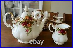 Royal Albert OLD COUNTRY ROSES 21 Piece Tea Set with Large Teapot