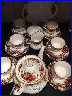 Royal Albert OLD COUNTRY ROSES 22 Piece Tea Set