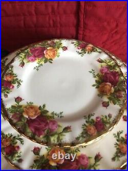 Royal Albert OLD COUNTRY ROSES 5 Piece Set 4 PLACE SETTINGS 20 Piece Set