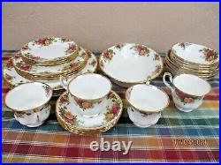 Royal Albert OLD COUNTRY ROSES 7-Piece Place Setting for Four + Serving Bowl