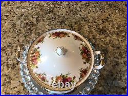 Royal Albert OLD COUNTRY ROSES Covered Vegetable Bowl