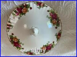 Royal Albert OLD COUNTRY ROSES Covered Vegetable Serving Bowl Tureen 1962