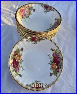 Royal Albert OLD COUNTRY ROSES England 56 PIECE DINNERWARE SET Pristine