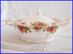 Royal Albert OLD COUNTRY ROSES Fluted Covered Vegetable Casserole Old Mark 1962
