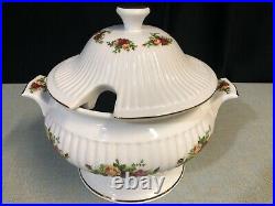 Royal Albert OLD COUNTRY ROSES Footed Soup Tureen MINT Unused Doulton China
