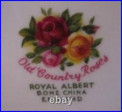 Royal Albert OLD COUNTRY ROSES Gravy Boat & Stand Made In England