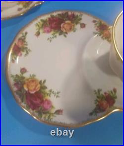 Royal Albert OLD COUNTRY ROSES Luncheon Snack Plate with Tea/Coffee Cup SET 2 Royal Albert OLD COUNTRY ROSES Luncheon Snack Plate with Tea/Coffee Cup SET 2