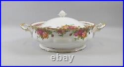 Royal Albert OLD COUNTRY ROSES-MONTROSE Round Covered Vegetable Bowl