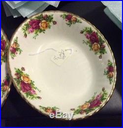 Royal Albert OLD COUNTRY ROSES Pattern 52 Pc. Excellent Condition