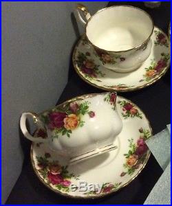 Royal Albert OLD COUNTRY ROSES Pattern 52 Pc. Excellent Condition