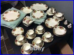 Royal Albert OLD COUNTRY ROSES Pattern 52 Pc. Excellent Condition