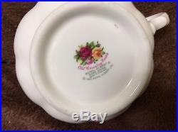 Royal Albert OLD COUNTRY ROSES Pattern 52 Pc. Excellent Condition