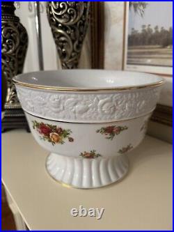 Royal Albert OLD COUNTRY ROSES Punch Bowl/Centerpiece Bowl New Never Used Royal Albert OLD COUNTRY ROSES Punch Bowl/Centerpiece Bowl New Never Used