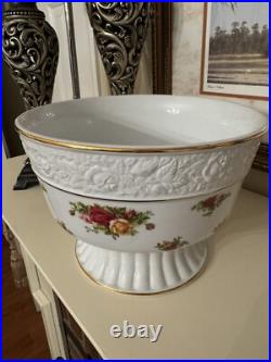 Royal Albert OLD COUNTRY ROSES Punch Bowl/Centerpiece Bowl New Never Used Royal Albert OLD COUNTRY ROSES Punch Bowl/Centerpiece Bowl New Never Used