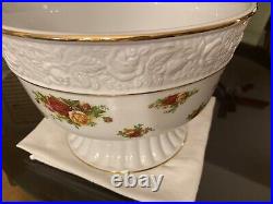 Royal Albert OLD COUNTRY ROSES Sculpted Punch Bowl/Centerpiece Bowl
