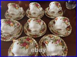 Royal Albert OLD COUNTRY ROSES TRIO Cup Saucer Plate 8 Sets 24 Pieces