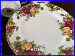 Royal Albert OLD COUNTRY ROSES TRIO Cup Saucer Plate 8 Sets 24 Pieces