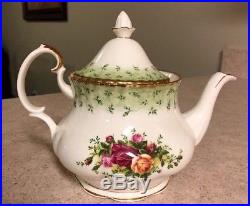 Royal Albert OLD COUNTRY ROSES Teapot