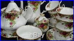 Royal Albert OLD COUNTRY ROSES dinner/tea set 59 pieces made in England