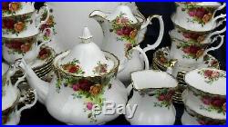 Royal Albert OLD COUNTRY ROSES tea set for 10 including teapot England