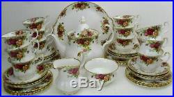 Royal Albert OLD COUNTRY ROSES tea set for 12 including teapot pre 1962 vintage