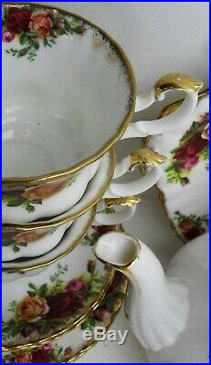 Royal Albert OLD COUNTRY ROSES tea set for 12 including teapot pre 1962 vintage