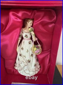 Royal Albert Old Country Rose 2011 Sweet Rose Figurine of the Year RA26 With Box
