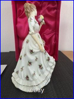 Royal Albert Old Country Rose 2011 Sweet Rose Figurine of the Year RA26 With Box