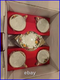 Royal Albert Old Country Roses 12 Piece Dinnerware Set- Brand New