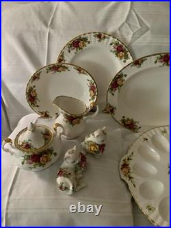 Royal Albert Old Country Roses 12 place setting. Bone China full Dinner Set 1962