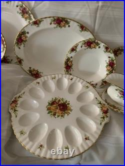 Royal Albert Old Country Roses 12 place setting. Bone China full Dinner Set 1962
