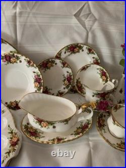 Royal Albert Old Country Roses 12 place setting. Bone China full Dinner Set 1962