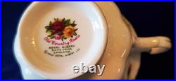 Royal Albert Old Country Roses 12 place setting with serving dishes 94 pcs
