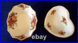 Royal Albert Old Country Roses 12 place setting with serving dishes 94 pcs