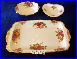 Royal Albert Old Country Roses 12 place setting with serving dishes 94 pcs