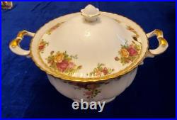 Royal Albert Old Country Roses 12 place setting with serving dishes 94 pcs