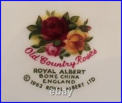 Royal Albert Old Country Roses 12 place setting with serving dishes 94 pcs