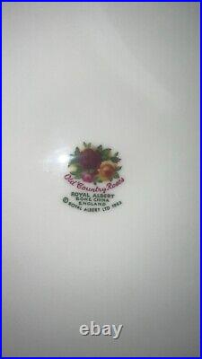 Royal Albert Old Country Roses 13.5 Oval Platter Made In ENGLAND. 1973-1993