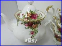 Royal Albert Old Country Roses 15 Piece TeaSet