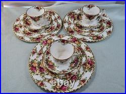 Royal Albert Old Country Roses 15 pieces. Set for three persons. Vintage