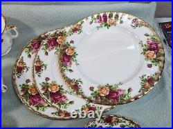 Royal Albert Old Country Roses 15 pieces. Set for three persons. Vintage