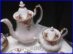 Royal Albert Old Country Roses 18 PC Tea/Coffee Set