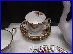 Royal Albert Old Country Roses 18 PC Tea/Coffee Set
