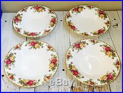 Royal Albert Old Country Roses 1962, 81 piece collection