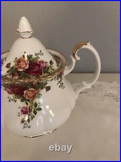 Royal Albert- Old Country Roses 1962 Bone China Tea Pot. Immaculate Condition