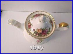 Royal Albert Old Country Roses 1962 England 6 Cup Teapot With LID Mint