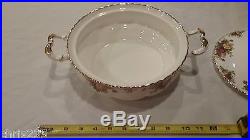 Royal Albert Old Country Roses 1962 England Round Covered Vegetable Dish